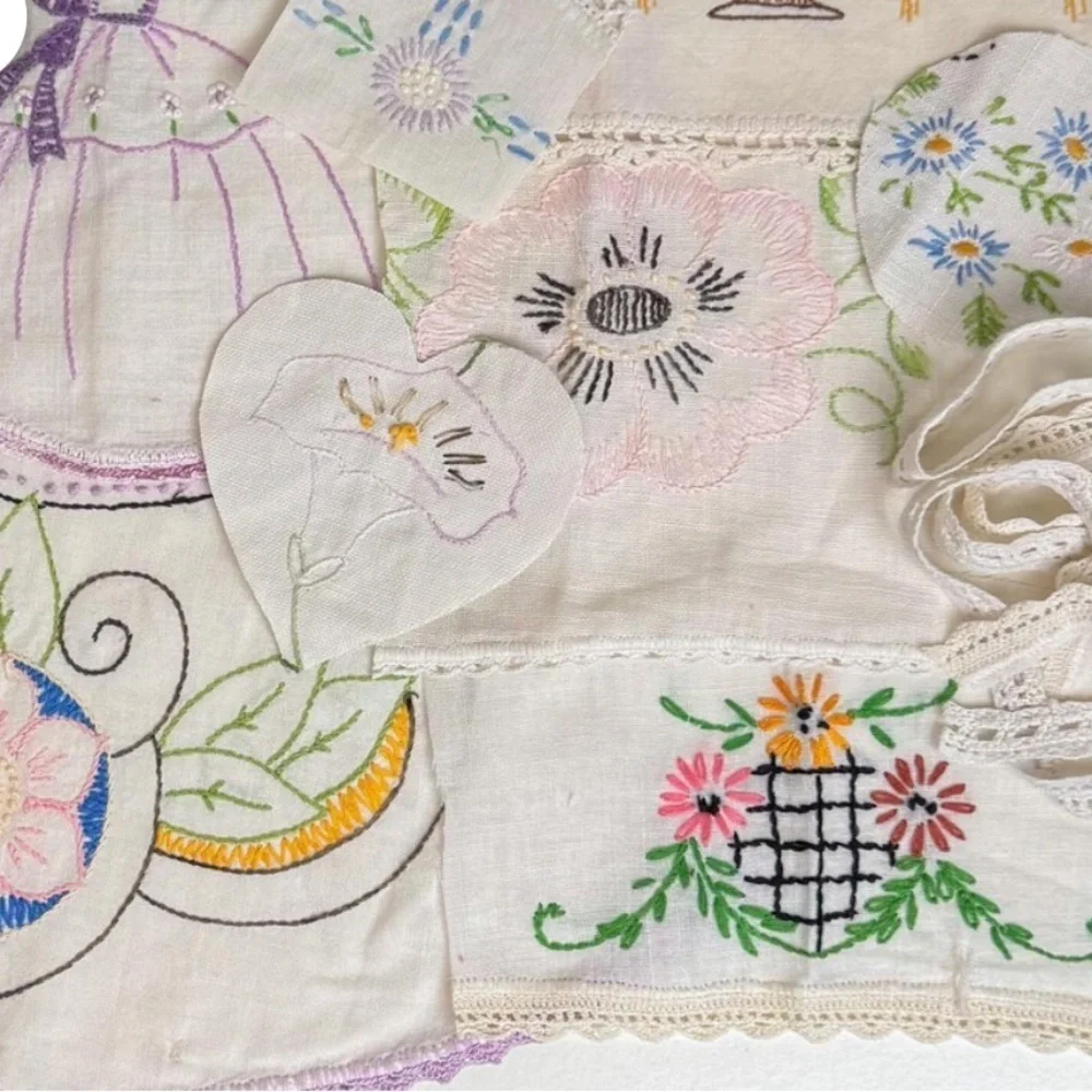 Vintage Embroidered Linens & Lace Mystery Grab Bag 🌸 Large Box 🍄 14-20 Pieces